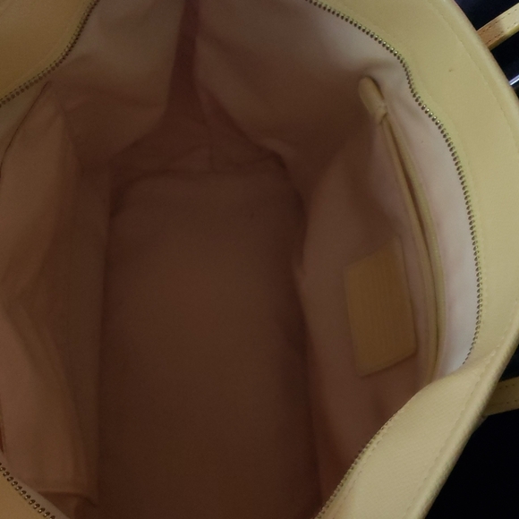 Coach purse - Picture 2 of 4